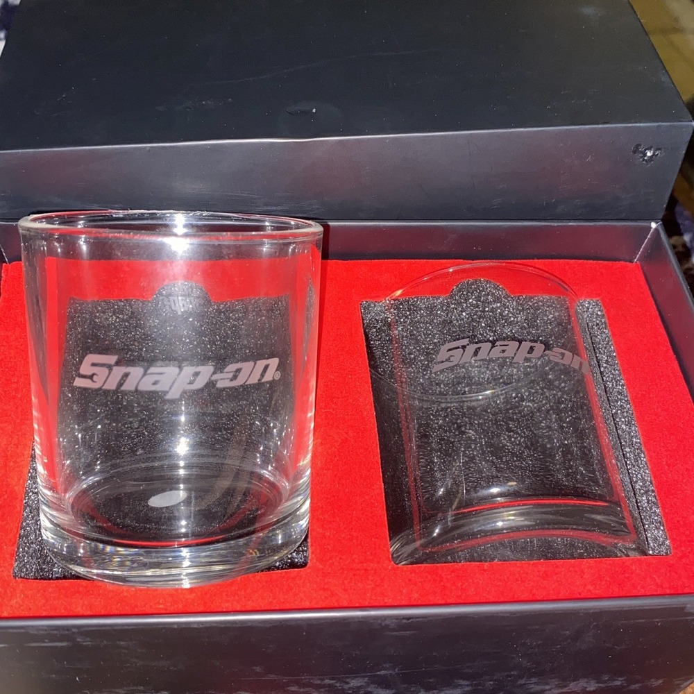 SNAP-ON TOOLS WHISKEY GLASS SET OF 2 GLASSES WITH BOX CLEAR GLASS WITH LOGO NEW